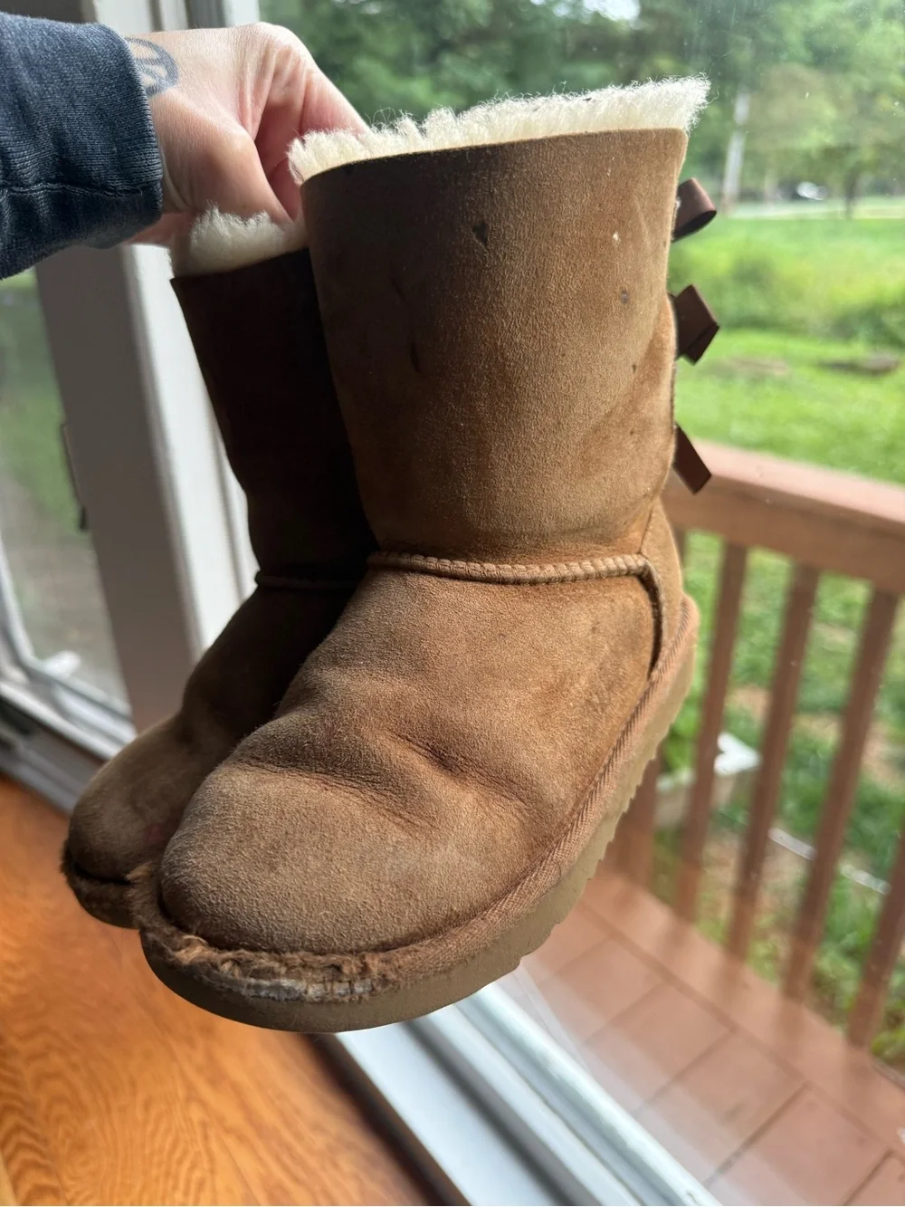 Girls Bailey Bow Ugg Boots Size 13C
